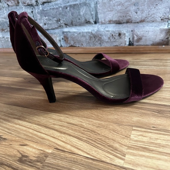 NWOT Velvet Bandolino heels size 10 M - Picture 6 of 8